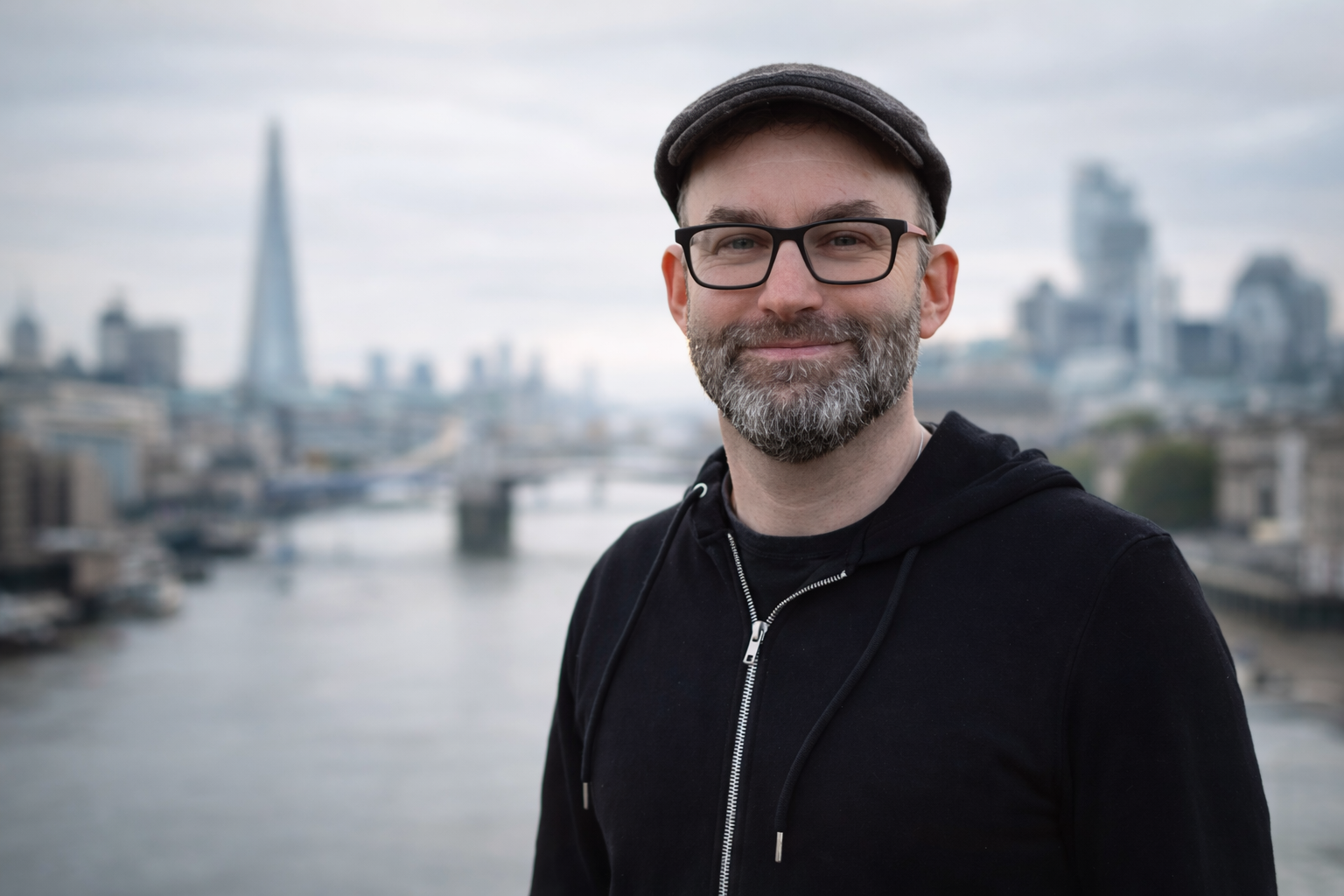 Simon Baum founder of SwipeHive